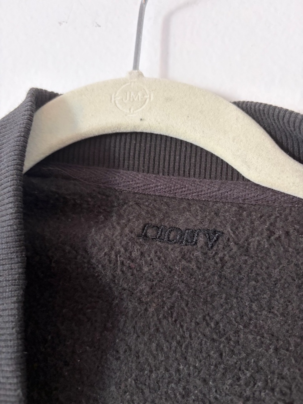 Vuori Restore Shrug - Picture 2 of 6